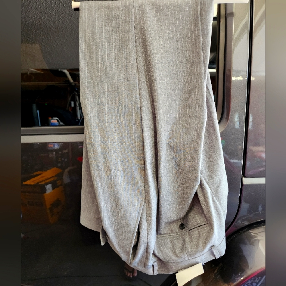 BRAND NEW WITH TAGS - MENZ STAFFORD DRESS PANTS - 38X32